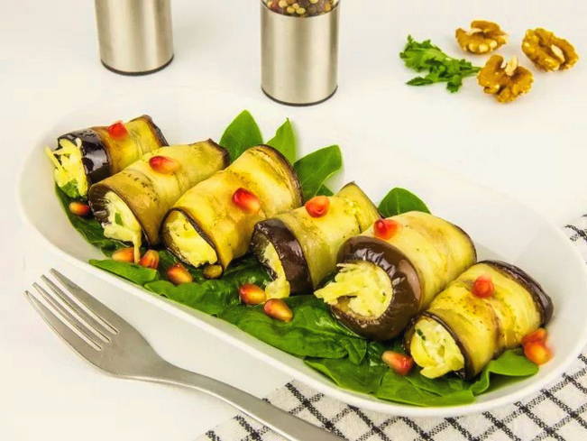 Рулетики из баклажанов с грецкими орехами и чесноком