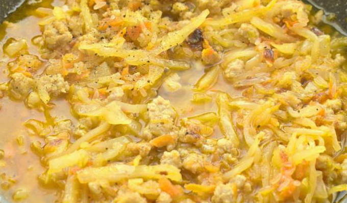 Тушеная капуста с рисом и фаршем Тушеная капуста с рисом и фаршем