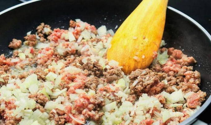 Тушеная капуста с рисом и фаршем Тушеная капуста с рисом и фаршем