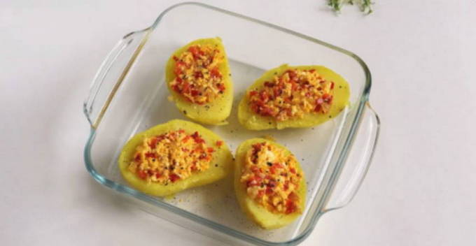 Запеченная картошка с начинкой в духовке Запеченная картошка с начинкой в духовке