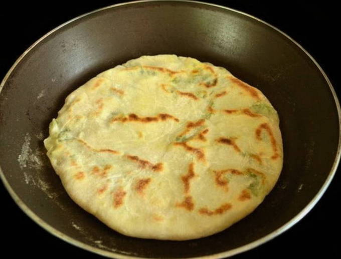 Хычины с сыром и зеленью Хычины с сыром и зеленью
