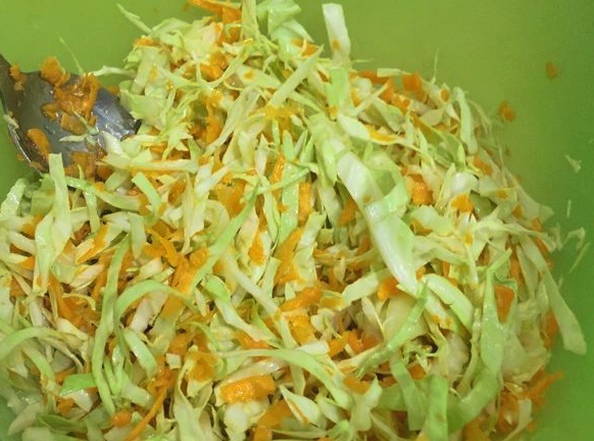 Витаминный салат из капусты и моркови, как в столовой Витаминный салат из капусты и моркови, как в столовой