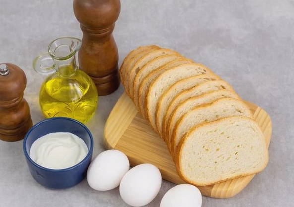 Хлеб в яйце