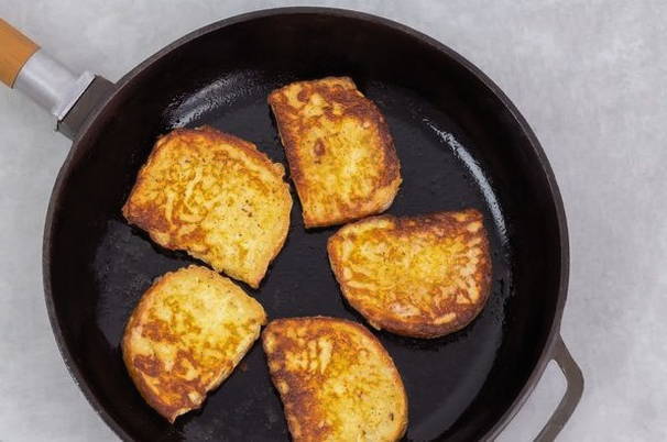 Хлеб в яйце