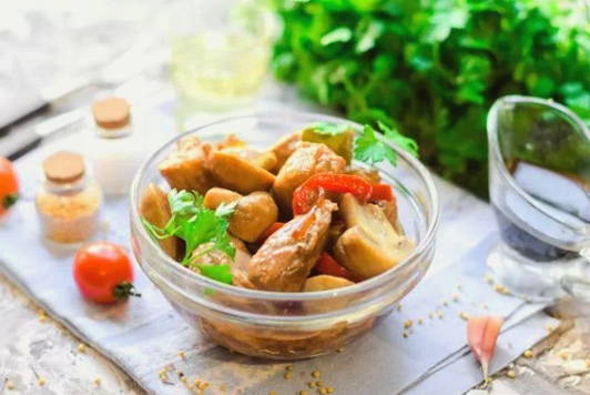 Свинина с грибами на сковороде