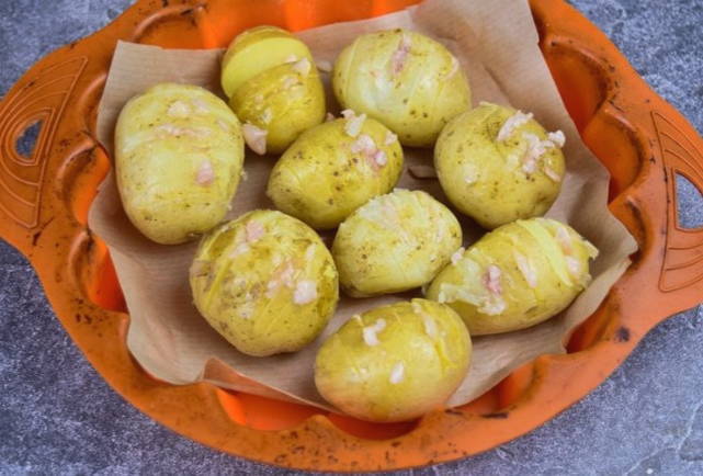 Картошка-гармошка в духовке