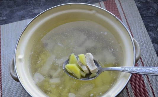 Суп с яйцом и курицей Суп с яйцом и курицей