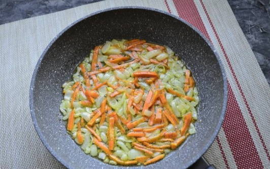 Суп с яйцом и курицей Суп с яйцом и курицей