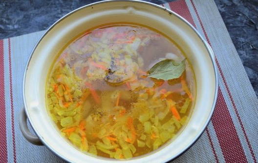 Суп с яйцом и курицей Суп с яйцом и курицей