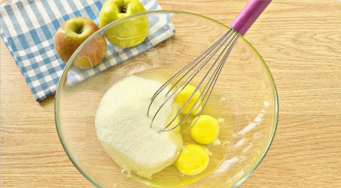 Шарлотка на майонезе Шарлотка на майонезе