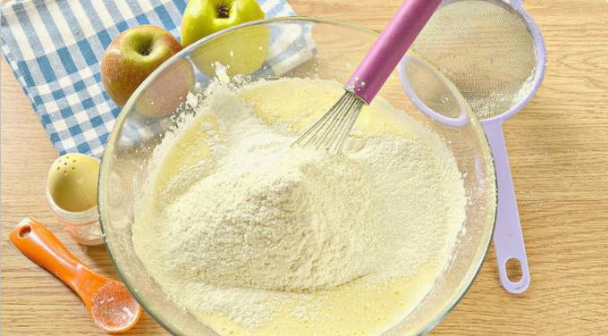 Шарлотка на майонезе Шарлотка на майонезе