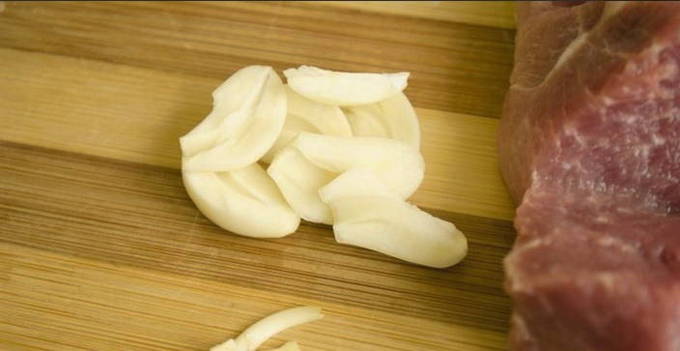 Запеченное мясо в фольге в духовке Запеченное мясо в фольге в духовке