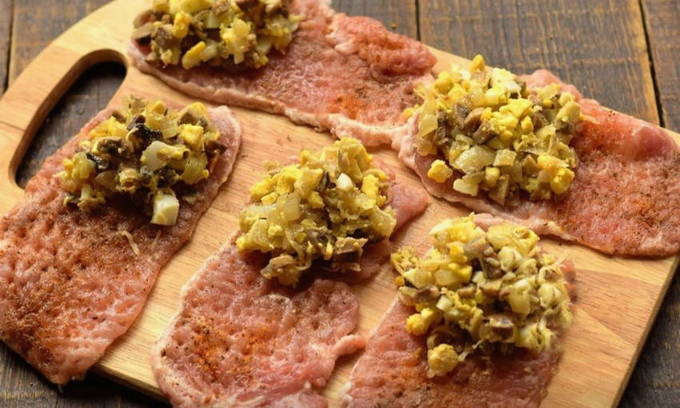 Мясные рулетики с начинкой