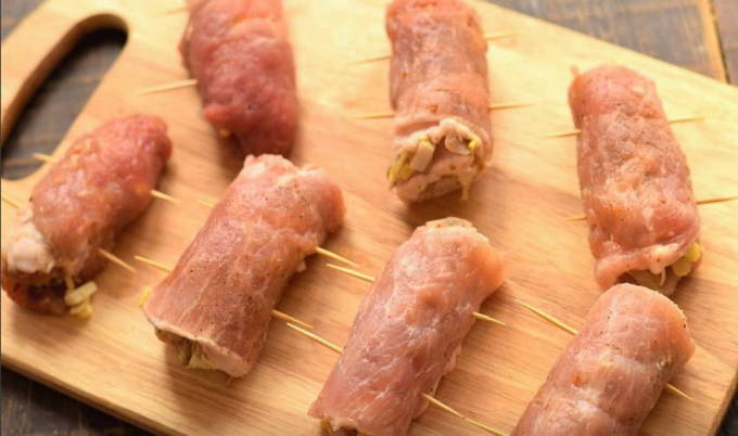 Мясные рулетики с начинкой