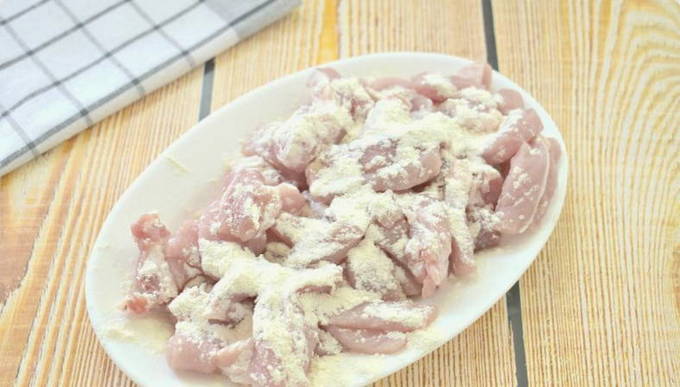 Мясо в сметанном соусе Мясо в сметанном соусе