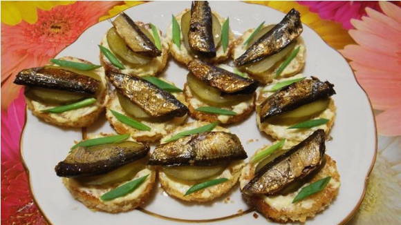 Гренки со шпротами