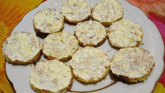 Гренки со шпротами Гренки со шпротами