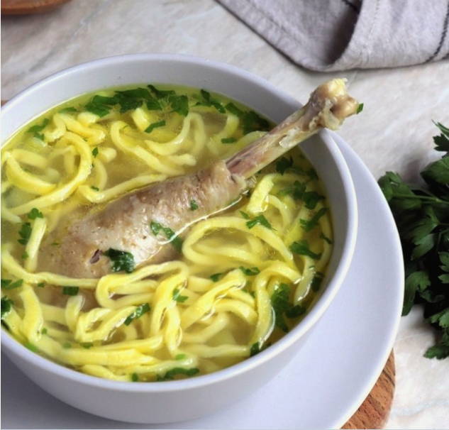 Домашняя лапша с курицей Домашняя лапша с курицей