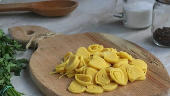 Домашняя лапша с курицей Домашняя лапша с курицей