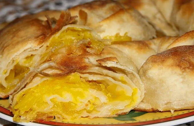 Пирожки из дрожжевого теста с морковкой в духовке