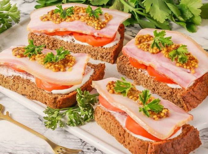 Бутерброды с беконом