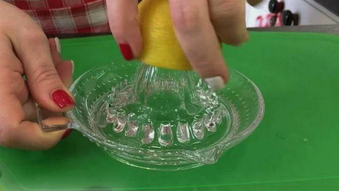 Салат из свеклы с черносливом и грецким орехом