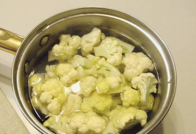 Цветная капуста с яйцом в духовке