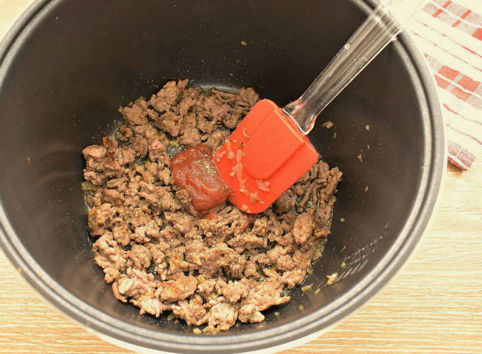Макароны по-флотски с фаршем в мультиварке