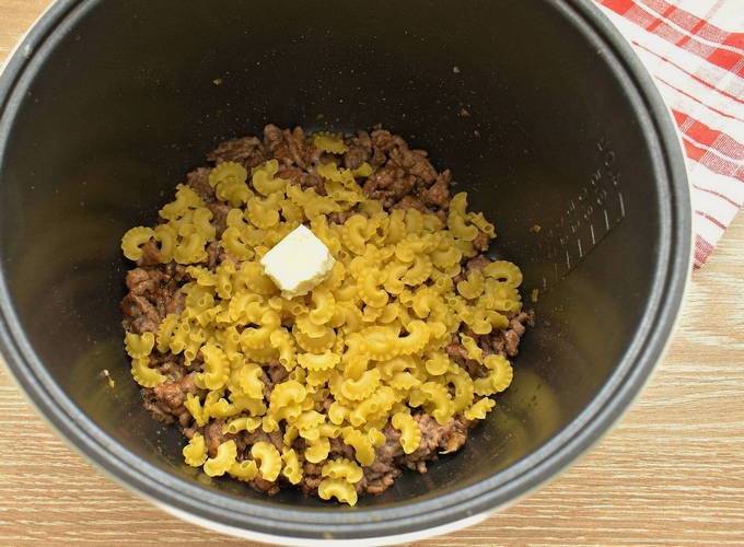 Макароны по-флотски с фаршем в мультиварке
