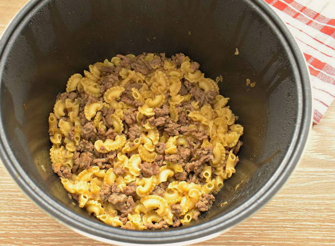 Макароны по-флотски с фаршем в мультиварке