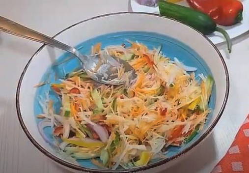 Салат из кольраби Салат из кольраби