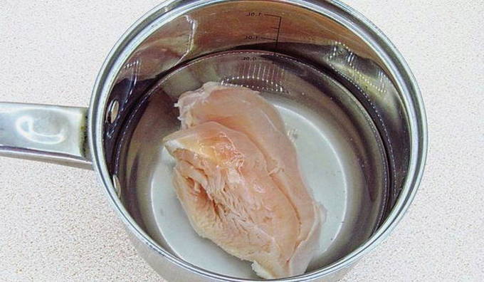 Салат с курицей и грецкими орехами