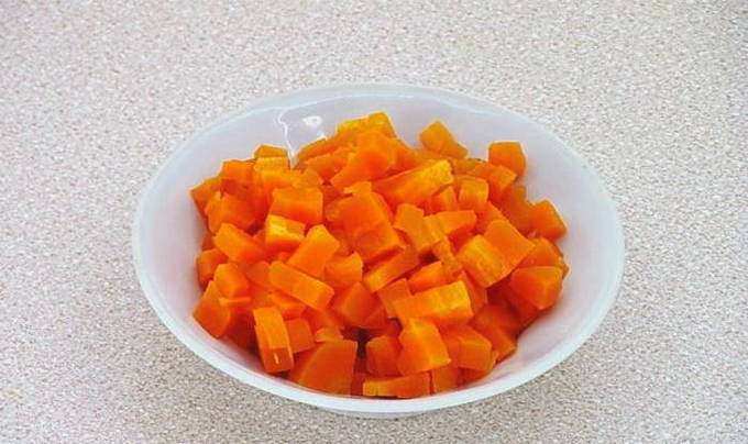 Салат с курицей и грецкими орехами