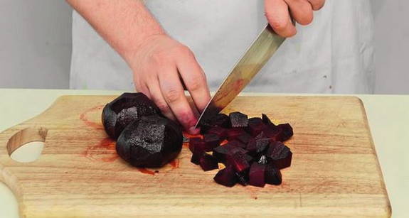 Салат из свеклы с орехами грецкими