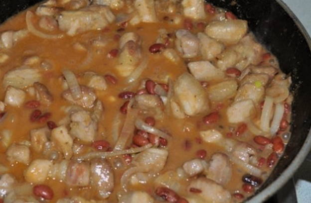Тушеная фасоль с мясом Тушеная фасоль с мясом