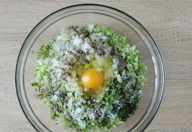 Котлеты с капустой и фаршем на сковороде Котлеты с капустой и фаршем на сковороде