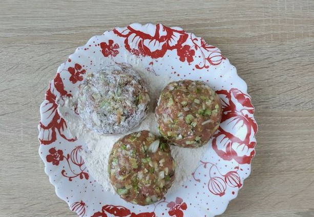Котлеты с капустой и фаршем на сковороде Котлеты с капустой и фаршем на сковороде