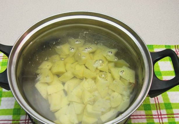Суп из говяжьей тушенки Суп из говяжьей тушенки