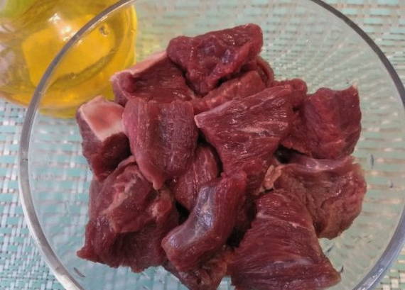 Тушеное мясо с подливкой Тушеное мясо с подливкой