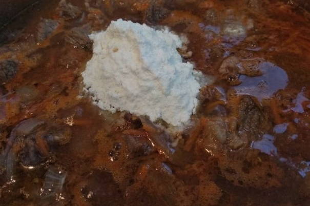 Тушеное мясо с подливкой Тушеное мясо с подливкой