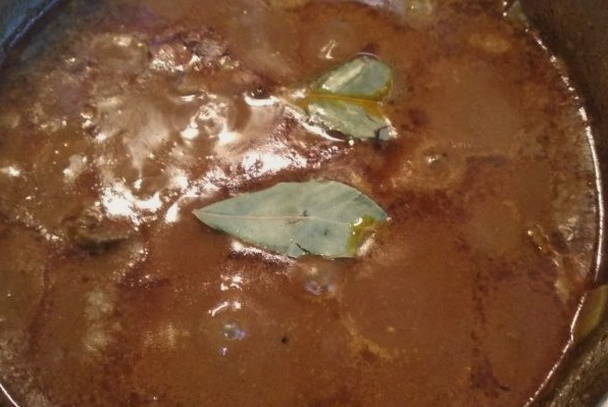 Тушеное мясо с подливкой Тушеное мясо с подливкой