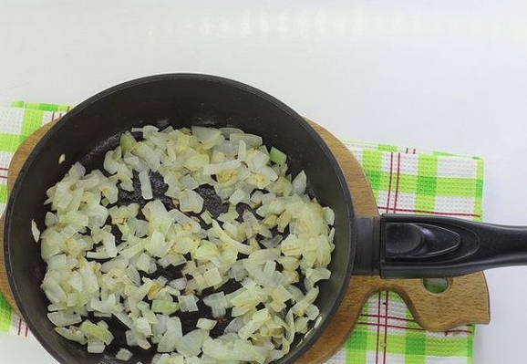 Салат из шпрот с яйцом Салат из шпрот с яйцом