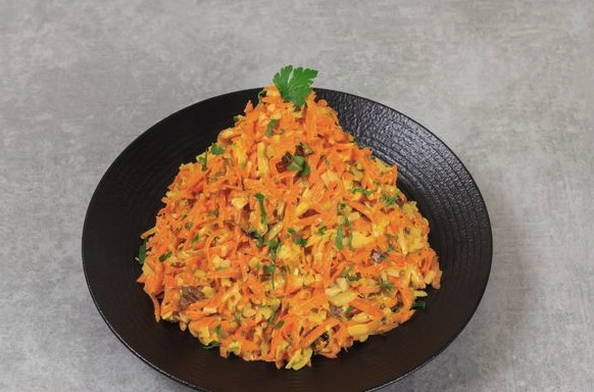 Салат из моркови с сыром