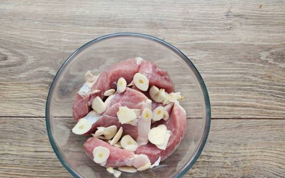 Свинина с черносливом