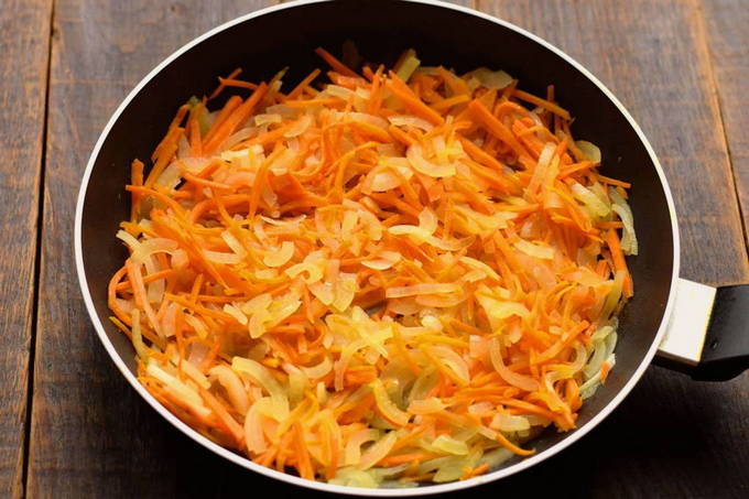 Фаршированный перец овощами и рисом