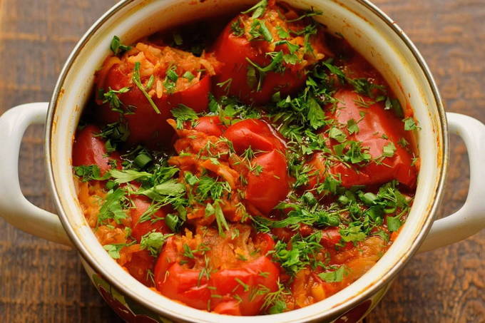 Фаршированный перец овощами и рисом