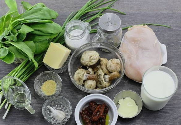 Куриная грудка с грибами в сливочном соусе Куриная грудка с грибами в сливочном соусе