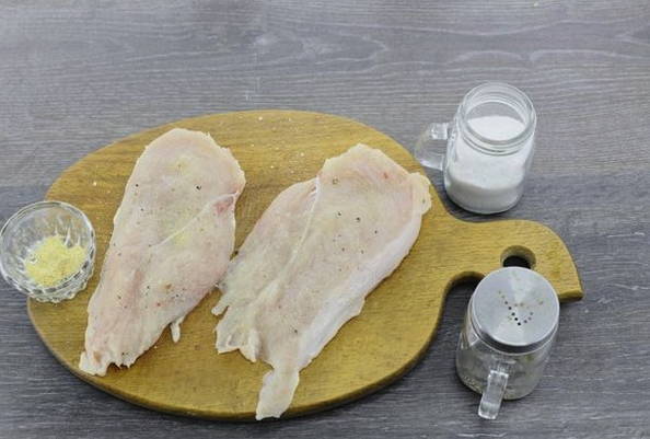 Куриная грудка с грибами в сливочном соусе Куриная грудка с грибами в сливочном соусе