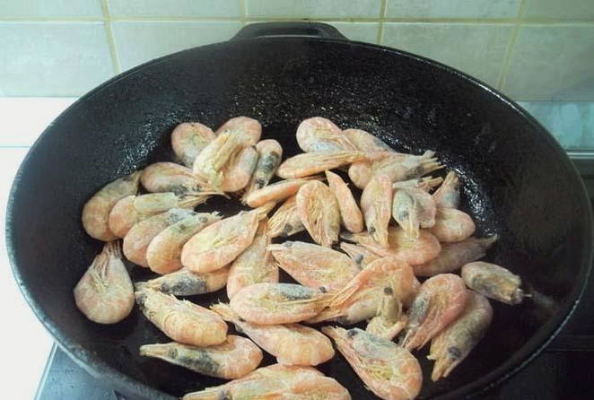 Как пожарить замороженные креветки