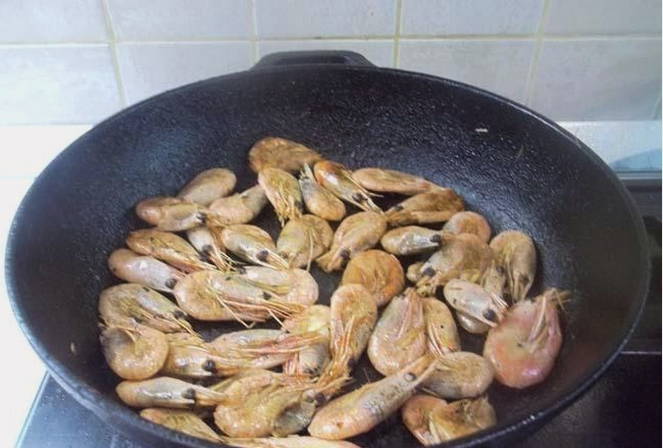 Как пожарить замороженные креветки